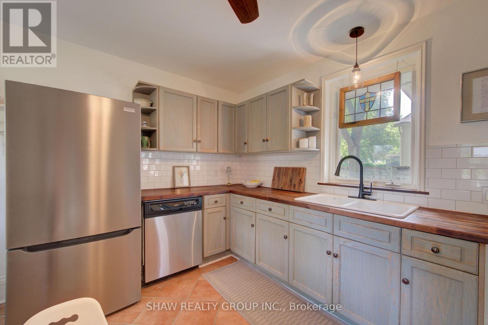15 GILHOLM AVENUE - Image 24