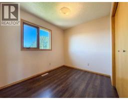 16 Wood Drive, Whitecourt, AB T7S1R1 Photo 12