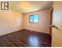 16 Wood Drive, Whitecourt, AB T7S1R1 Photo 13