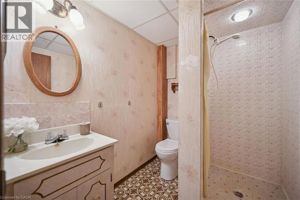 223 CARTER Avenue - Image 28