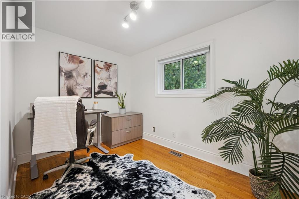 223 CARTER Avenue - Image 17