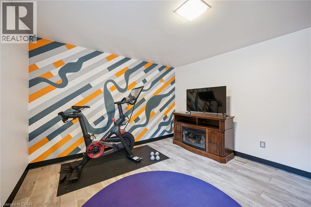 223 CARTER Avenue - Image 27