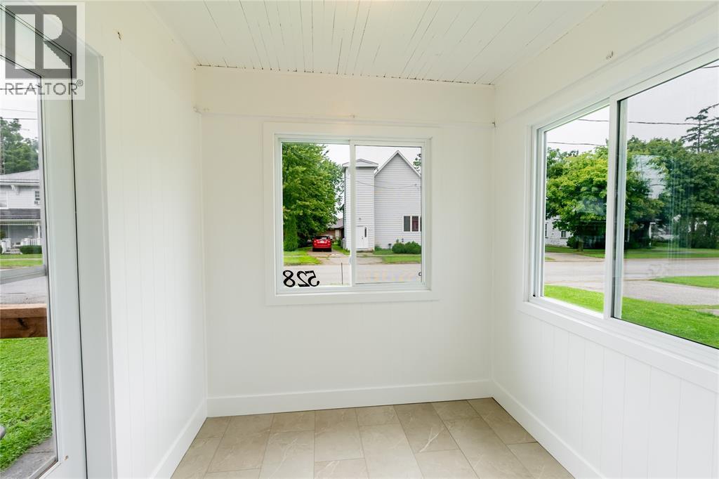 528 ST CLAIR STREET - 5