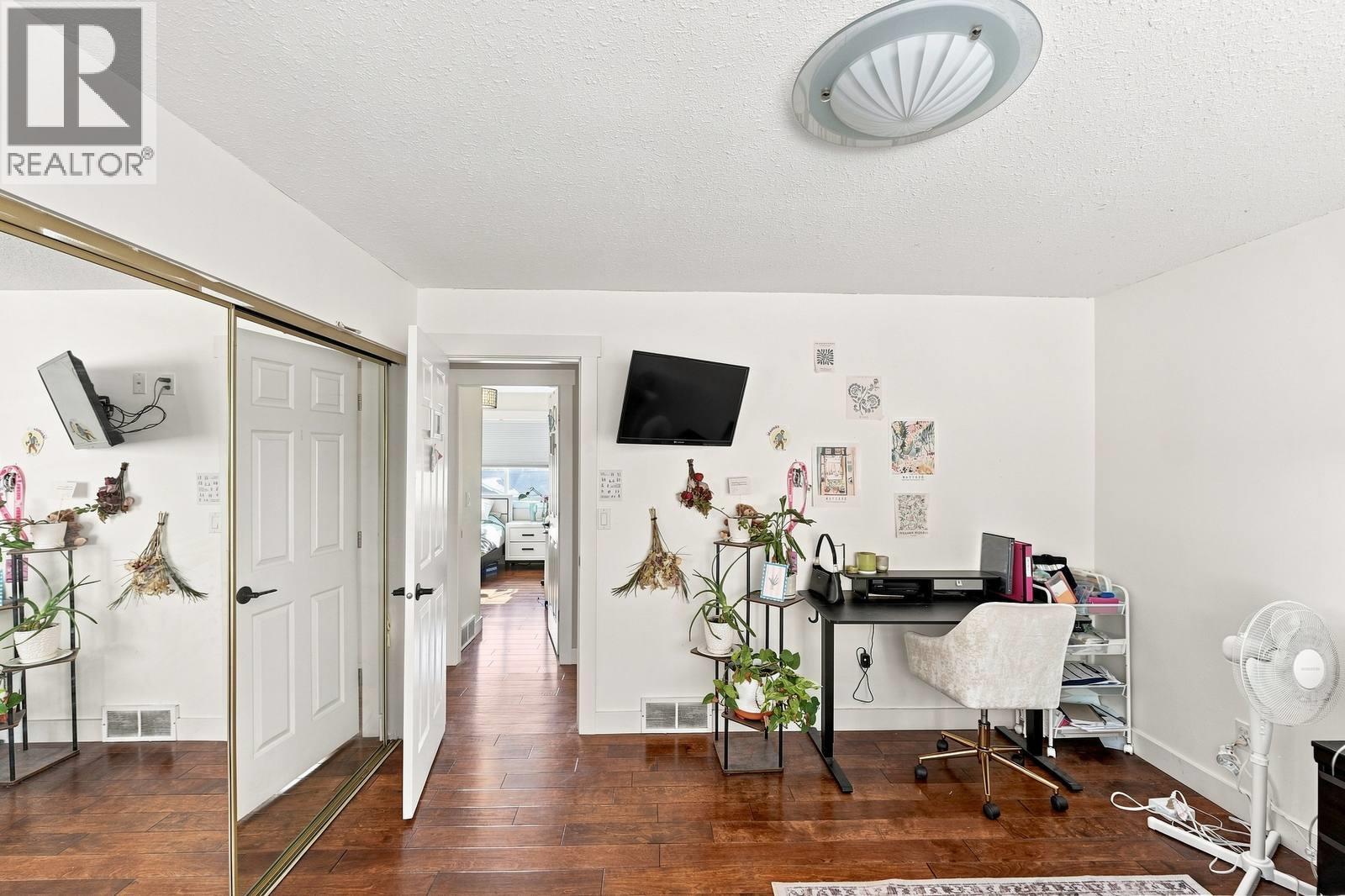 464 Glen Pine Court - 15