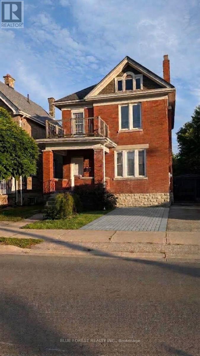867 QUEENS AVENUE - 1