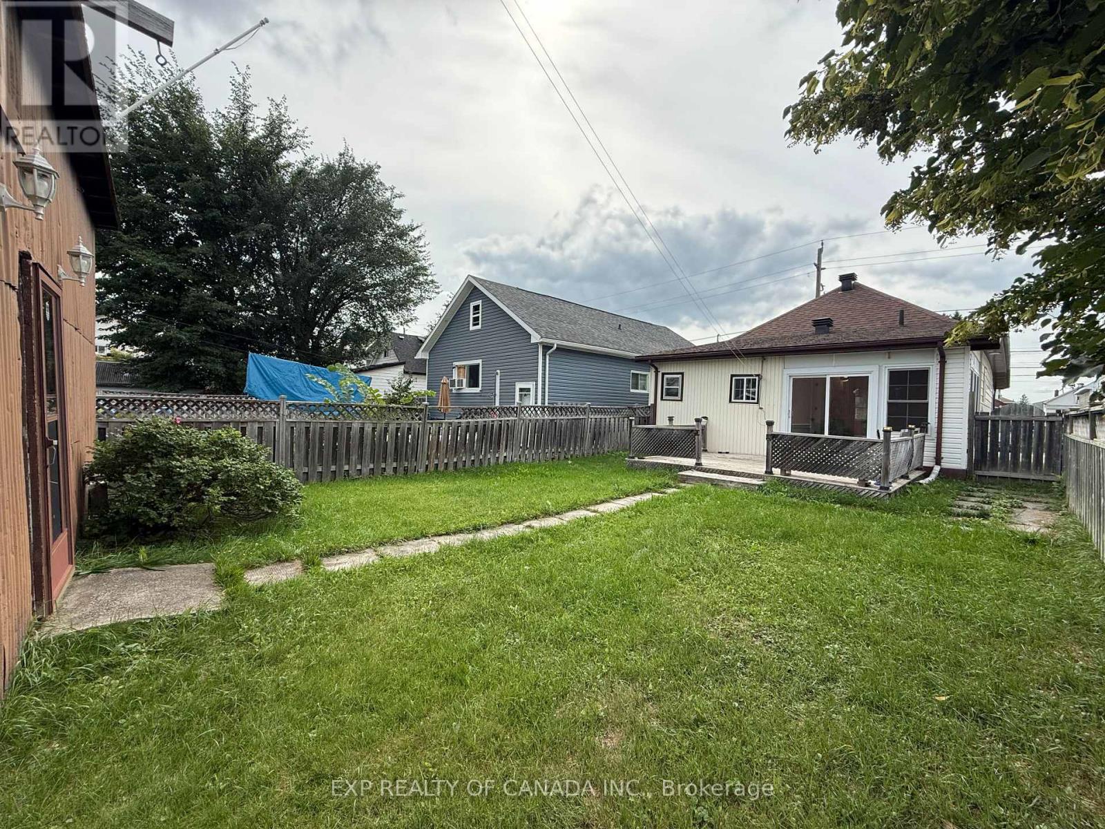 222 MAPLE STREET S - Image 4