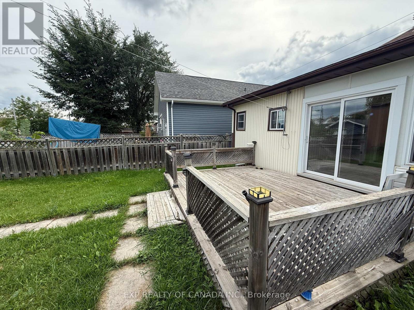 222 MAPLE STREET S - 5