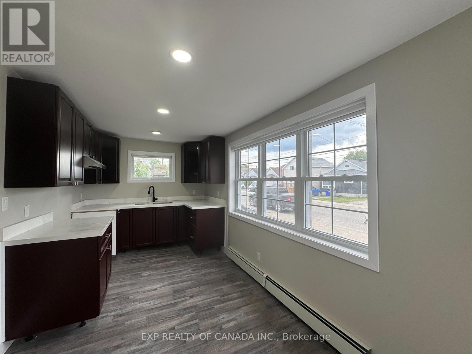 222 MAPLE STREET S - Image 8