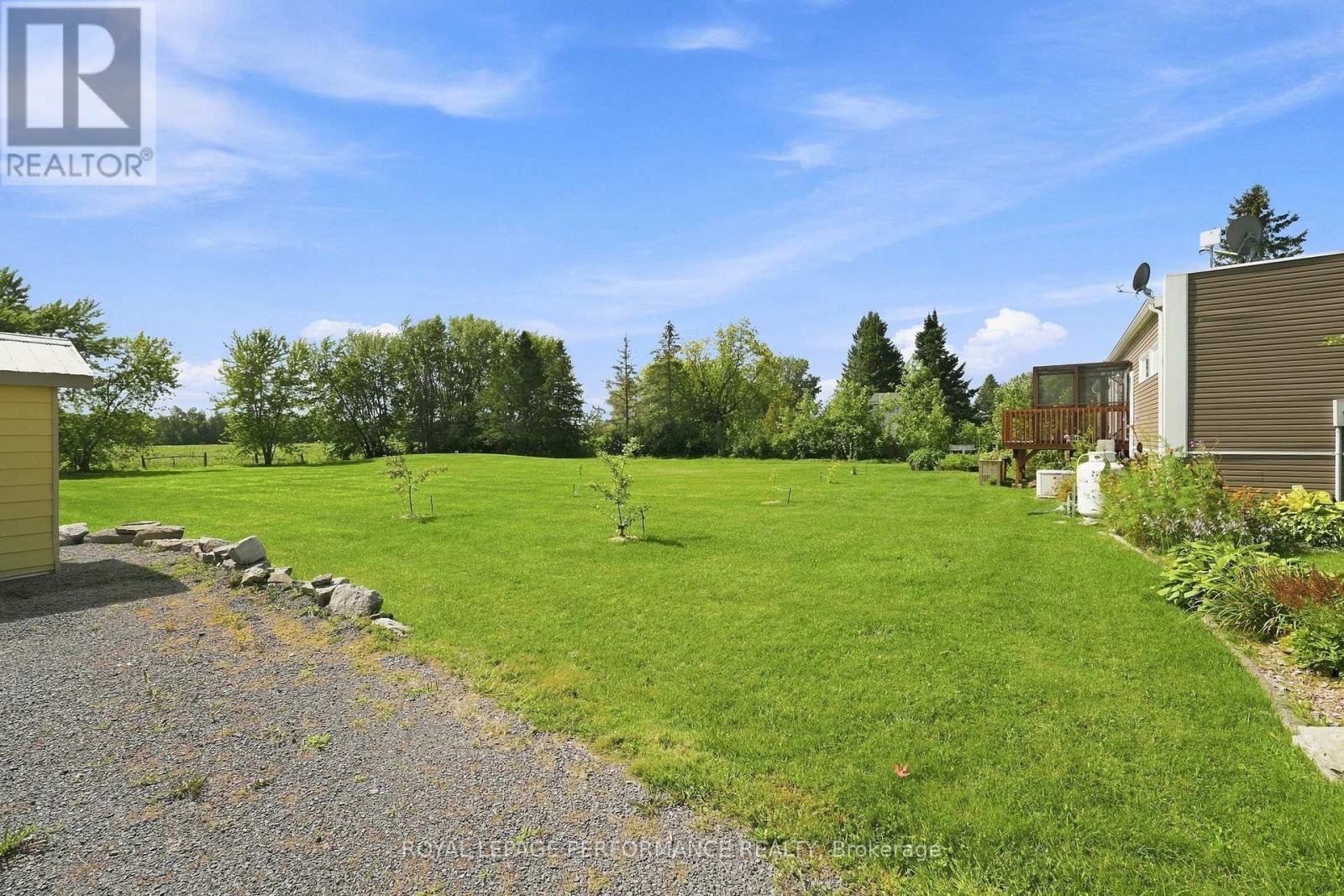 880 Concession 1 Road