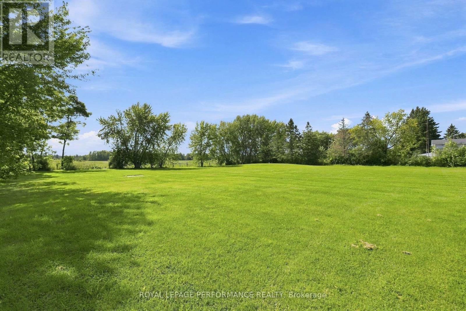 880 Concession 1 Road