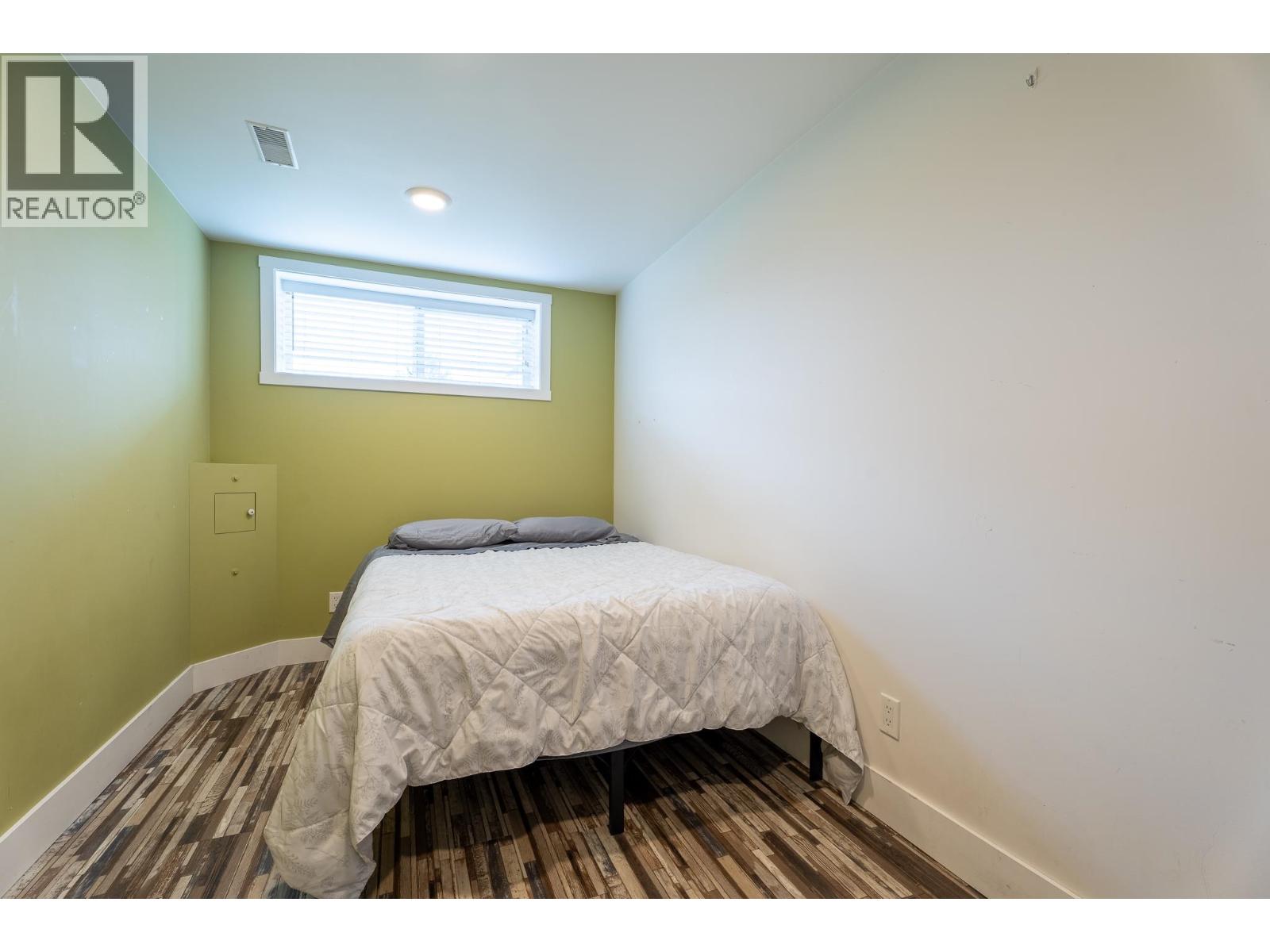 805 FAULKNER CRESCENT - 24