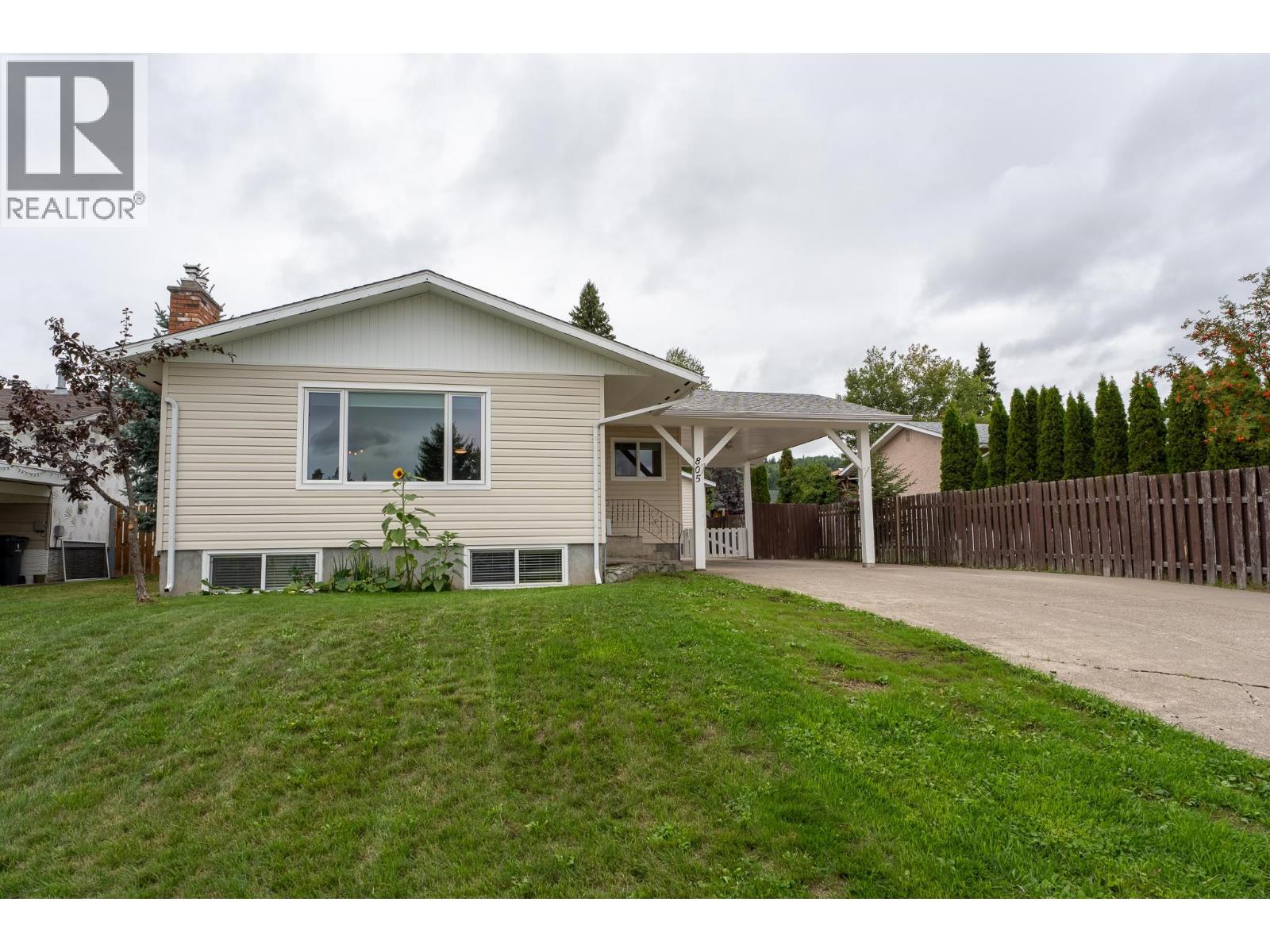 805 FAULKNER CRESCENT - 3