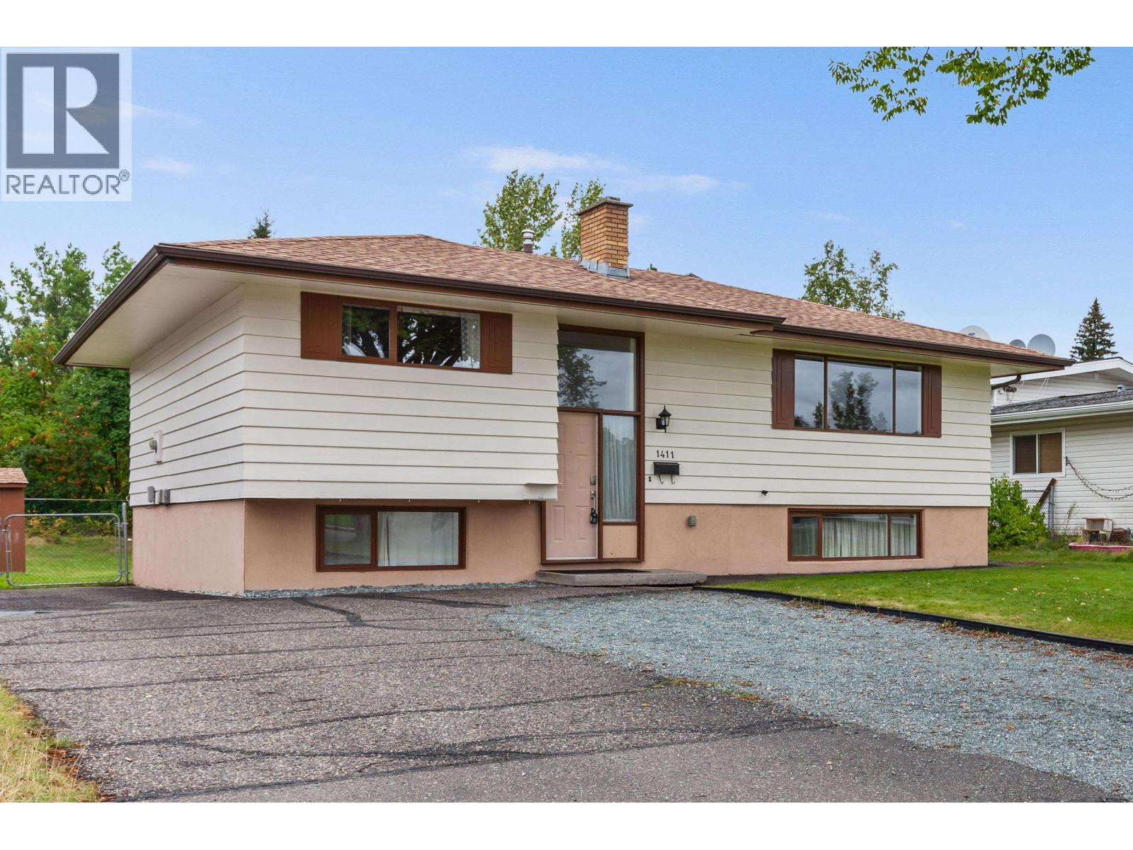 1411 MANSON CRESCENT - 1