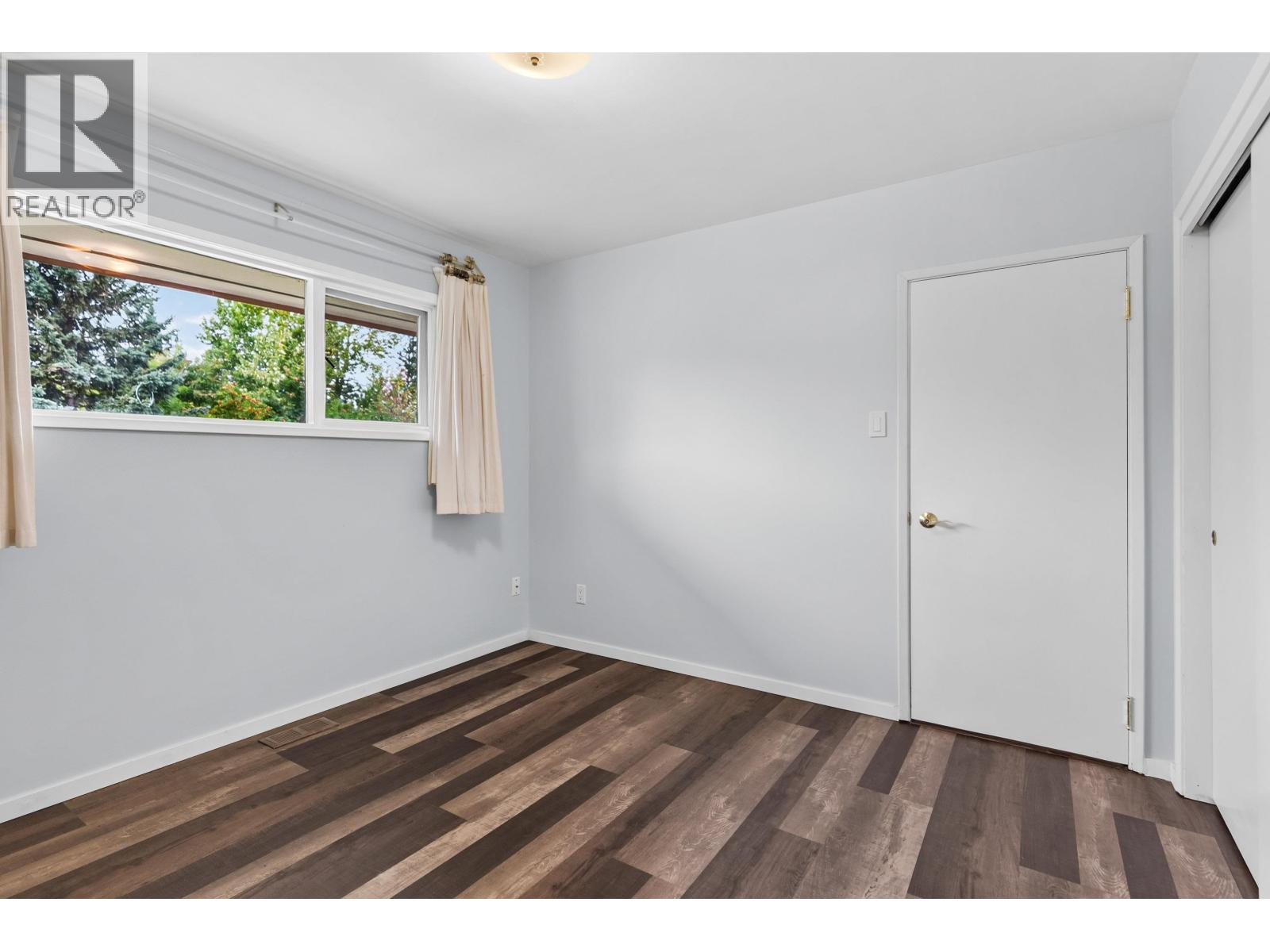 1411 MANSON CRESCENT - 12