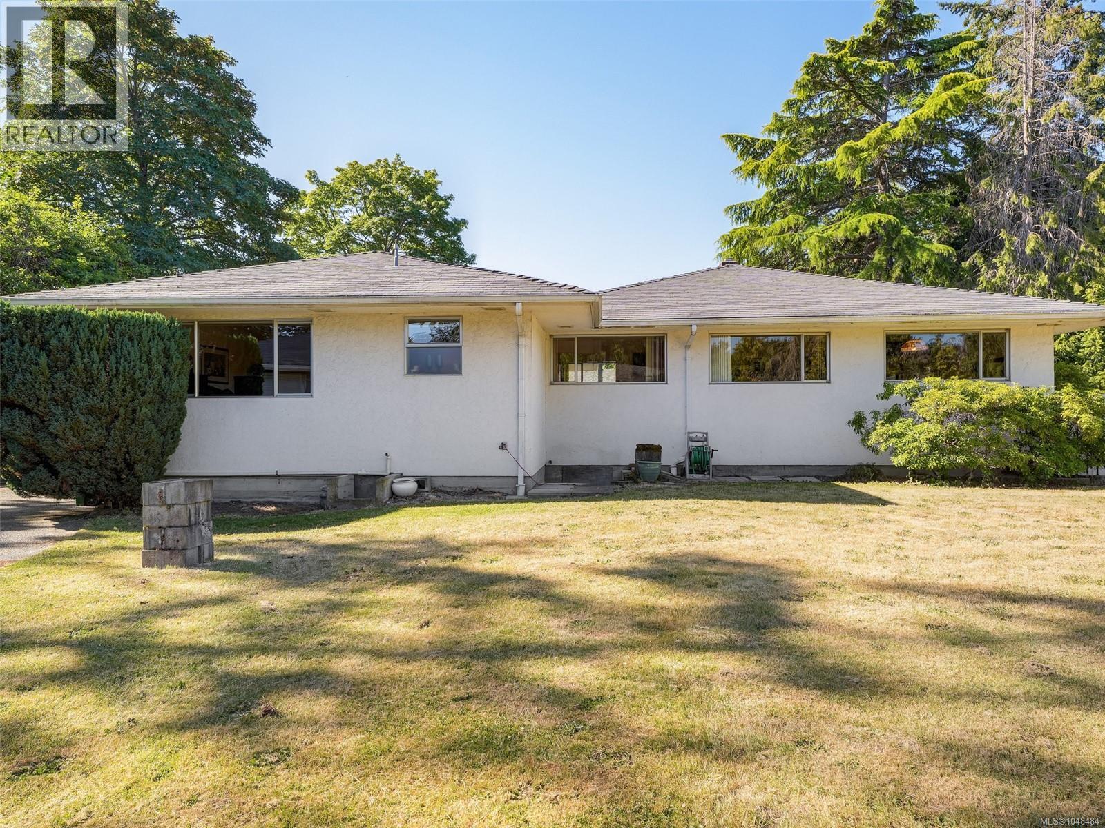  1716 Feltham Road, Saanich