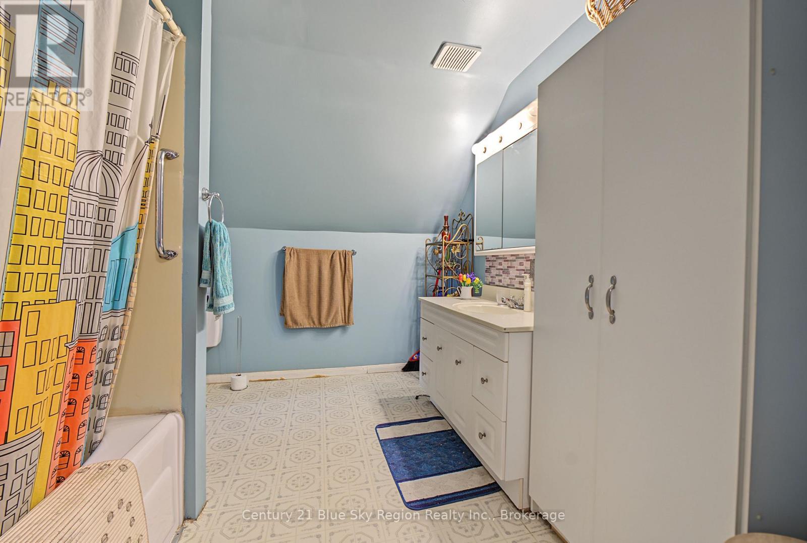 869 FERGUSON STREET - 16