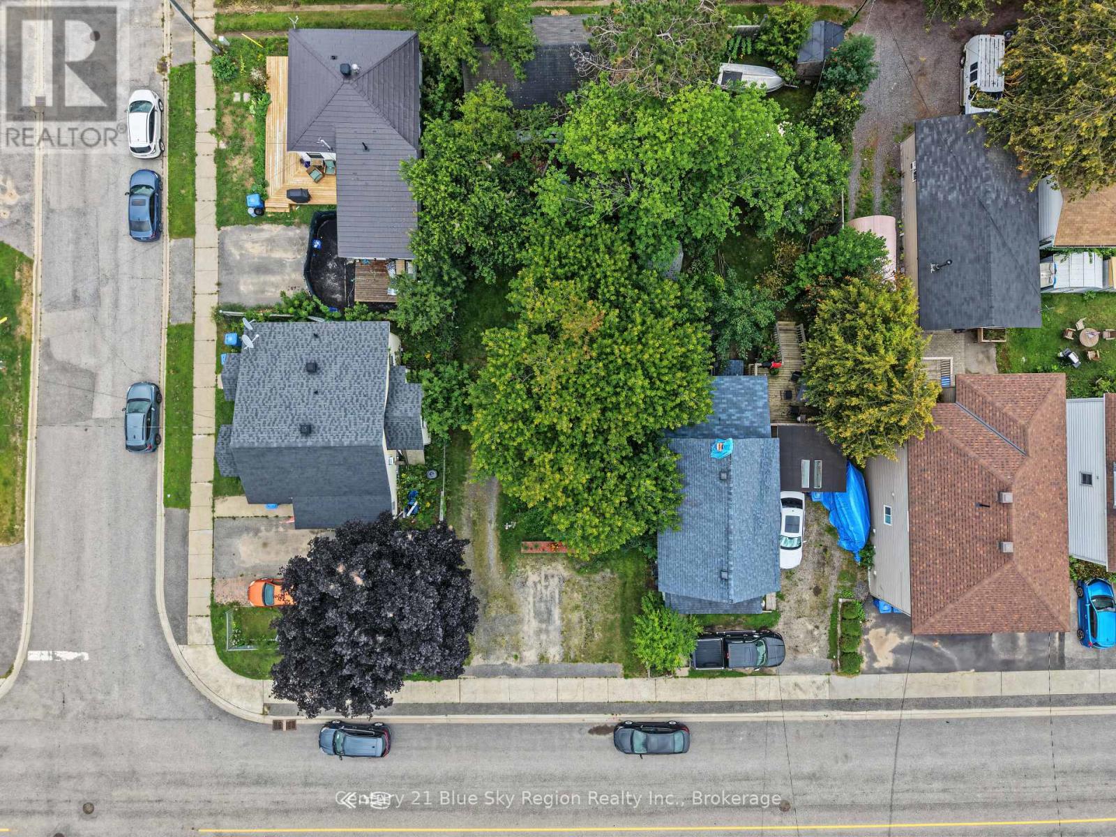 869 FERGUSON STREET - 24