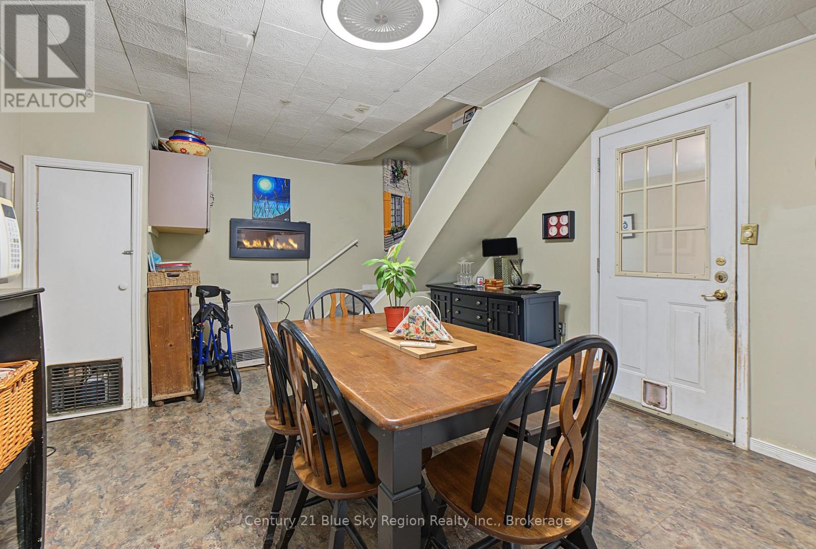 869 FERGUSON STREET - 4