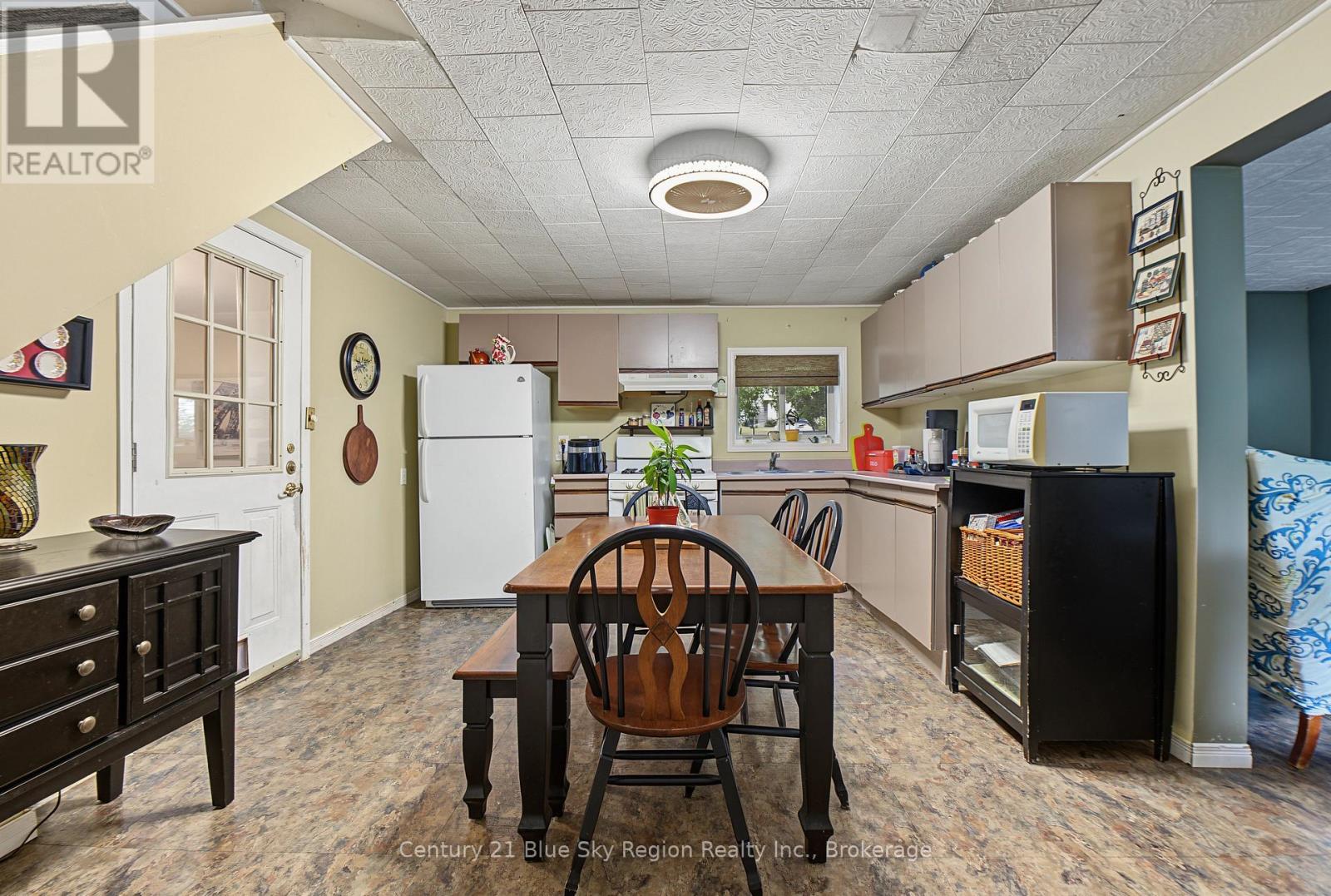 869 FERGUSON STREET - 6
