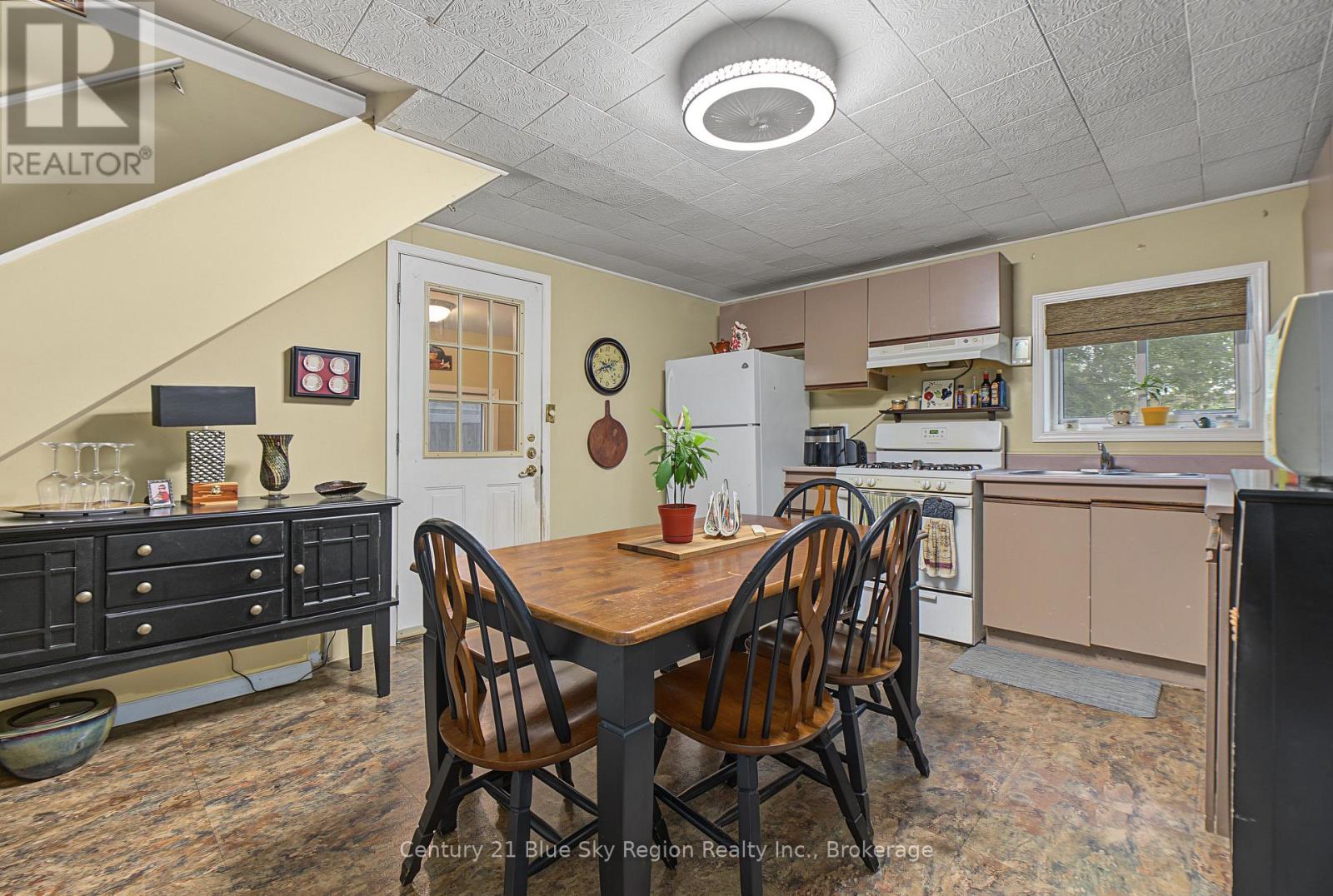 869 FERGUSON STREET - 7