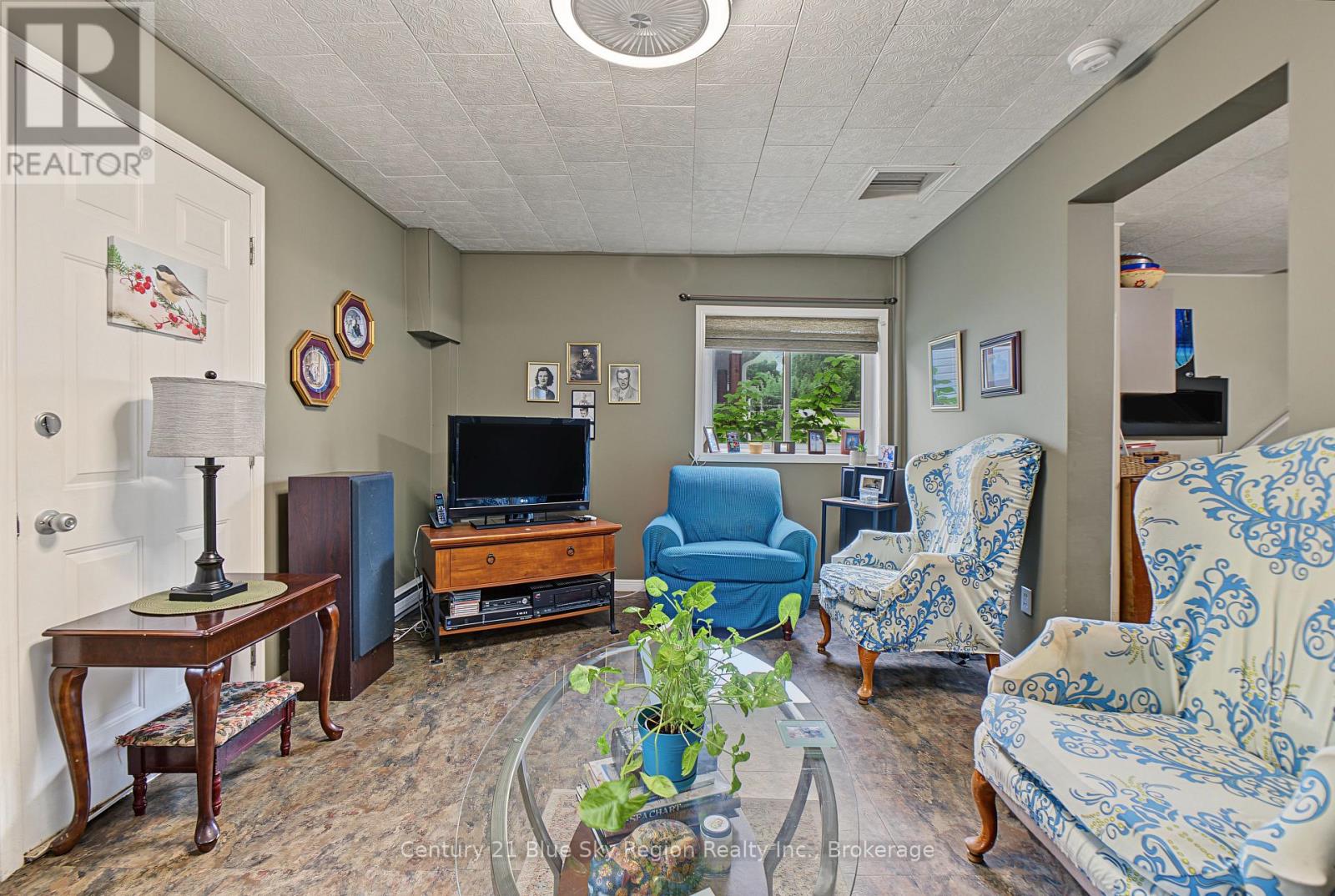 869 FERGUSON STREET - 9