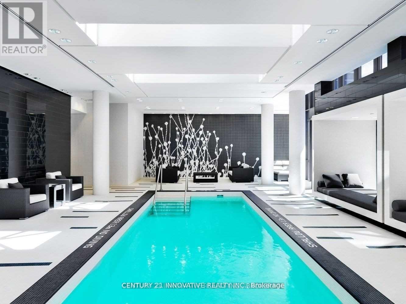 #1610 770 BAY STREET - 15