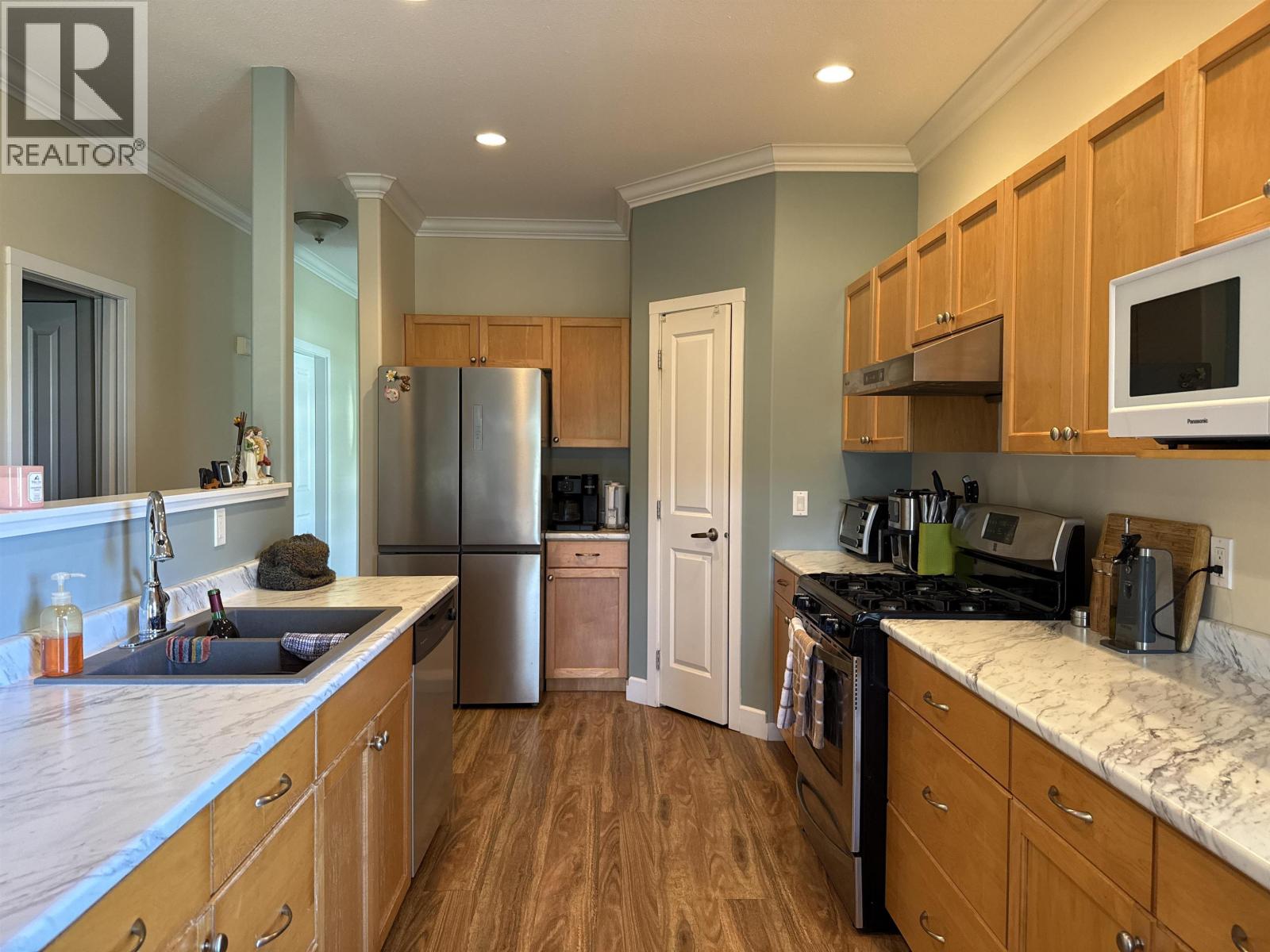#154 1702 DYKE ROAD - 8