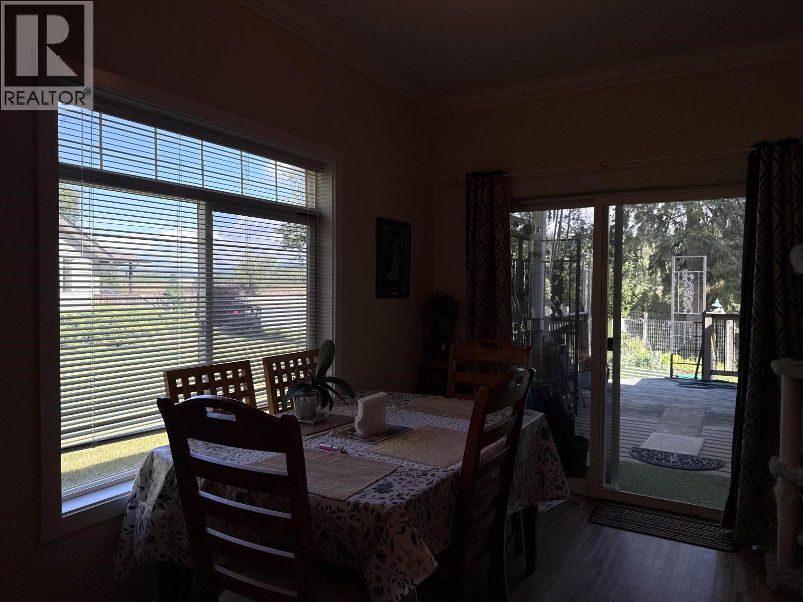 #154 1702 DYKE ROAD - 28