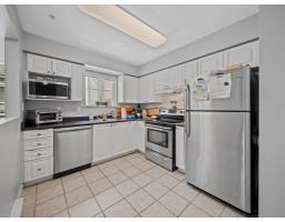 309 13939 Laurel Drive, Surrey, BC V3T1A8 Photo 9