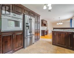 23 Brooklyn Avenue thumbnail 25