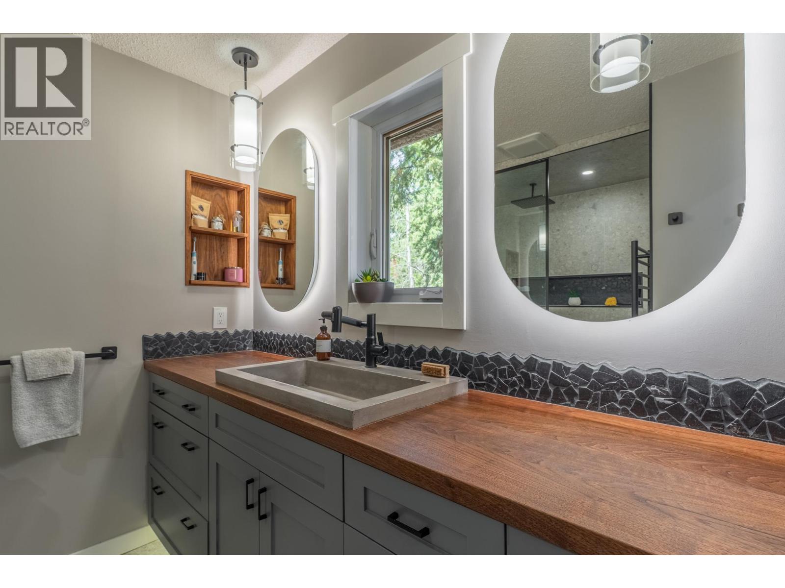 6474 Sierra Drive, Kelowna