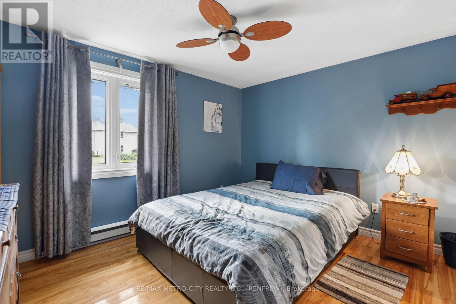 876 HILLSVIEW STREET - 20