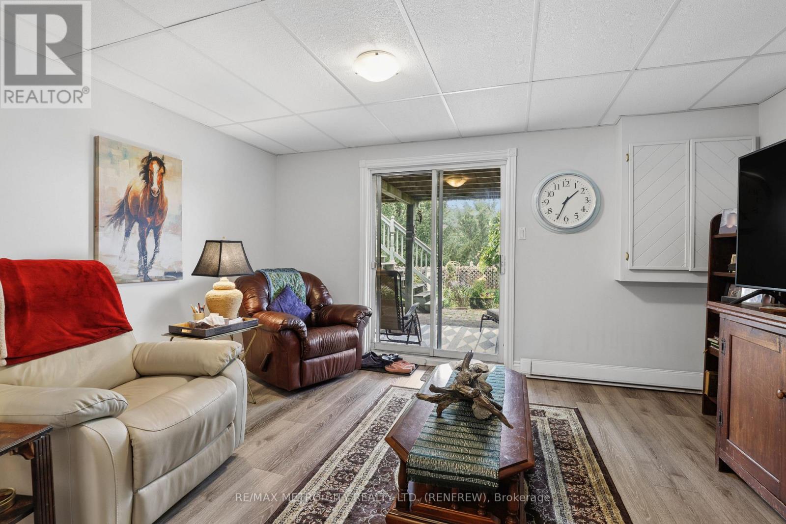 876 HILLSVIEW STREET - 25