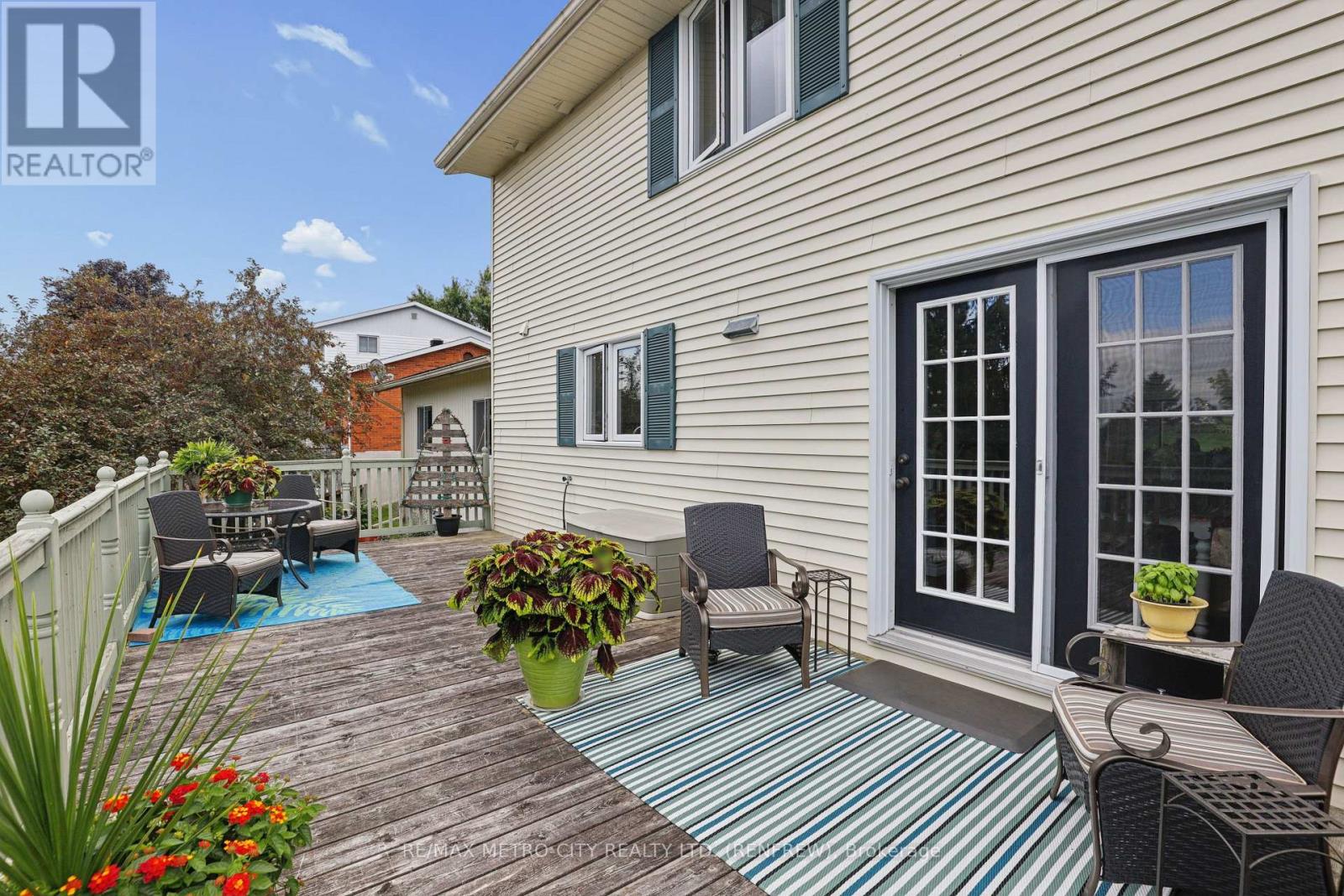 876 HILLSVIEW STREET - 29