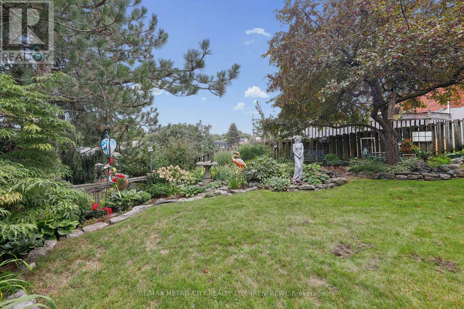 876 HILLSVIEW STREET - 35