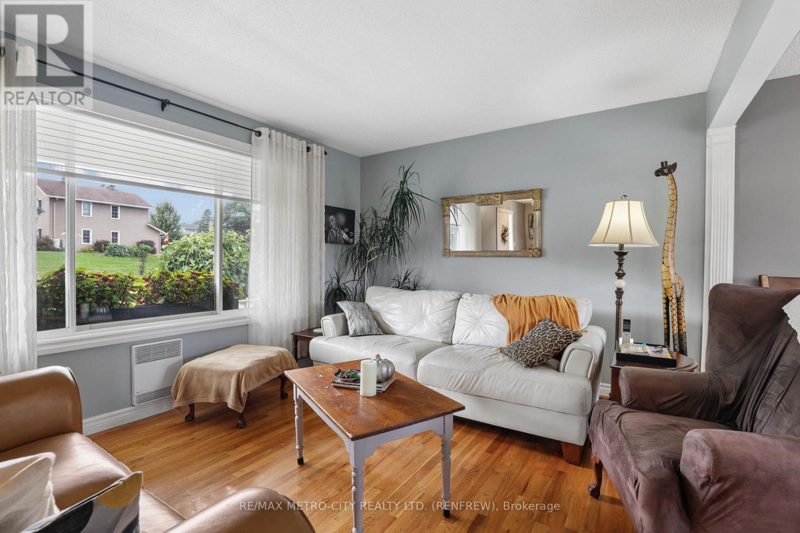 876 HILLSVIEW STREET - Image 8