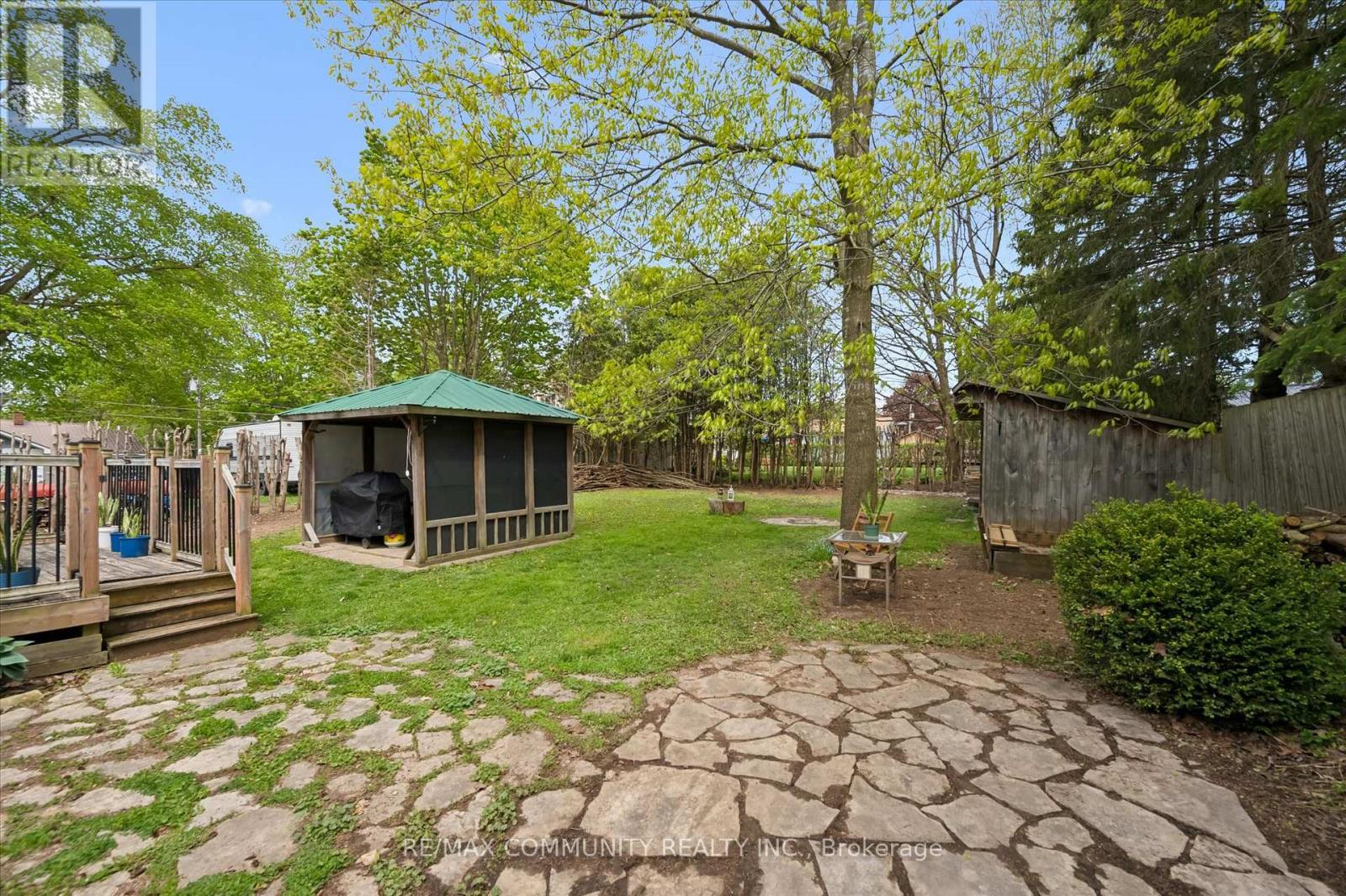 2063 GEORGE STREET - Image 32