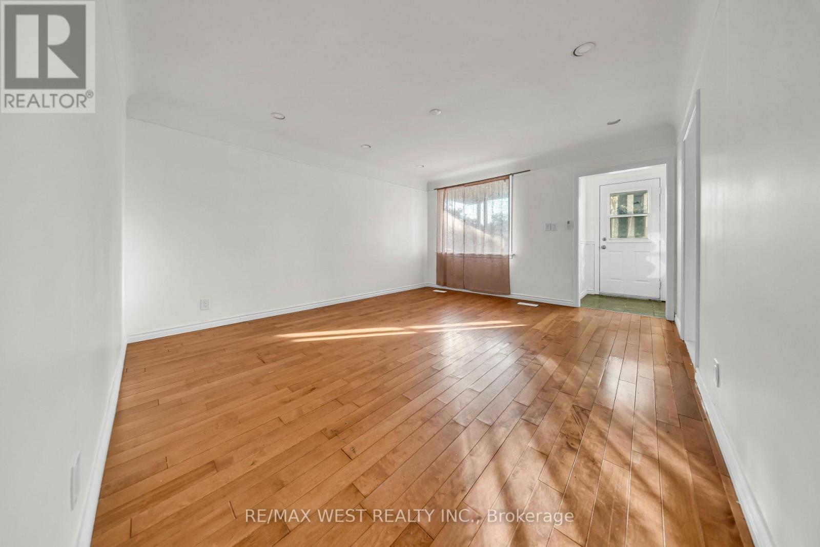 28 DONLEY STREET, Kitchener — photo 8