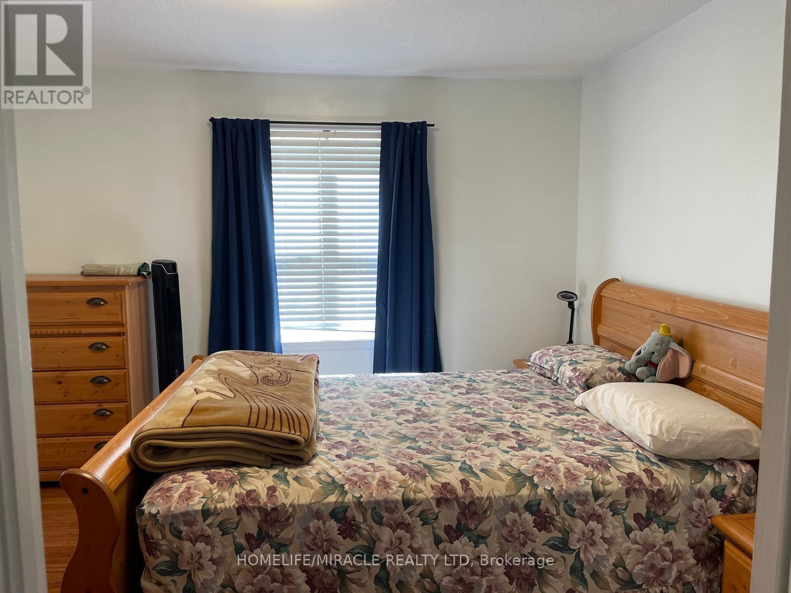 142 Coulthard Boulevard, Cambridge, Ontario, N1T2J5, Cambridge, Ontario — photo 4 of 5