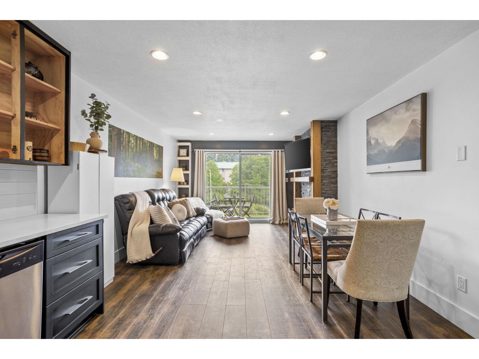 310 2780 WARE STREET — photo 5