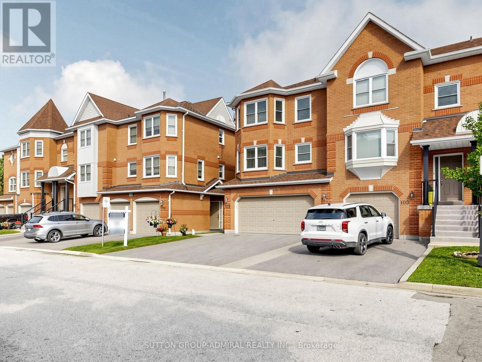 Photo of 105 - 105 LEAH CRESCENT