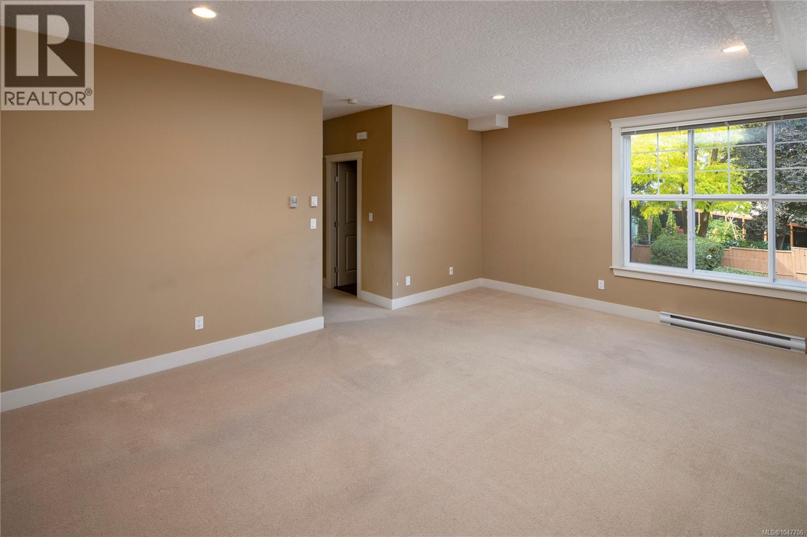 7 4289 Wilkinson Road, Saanich