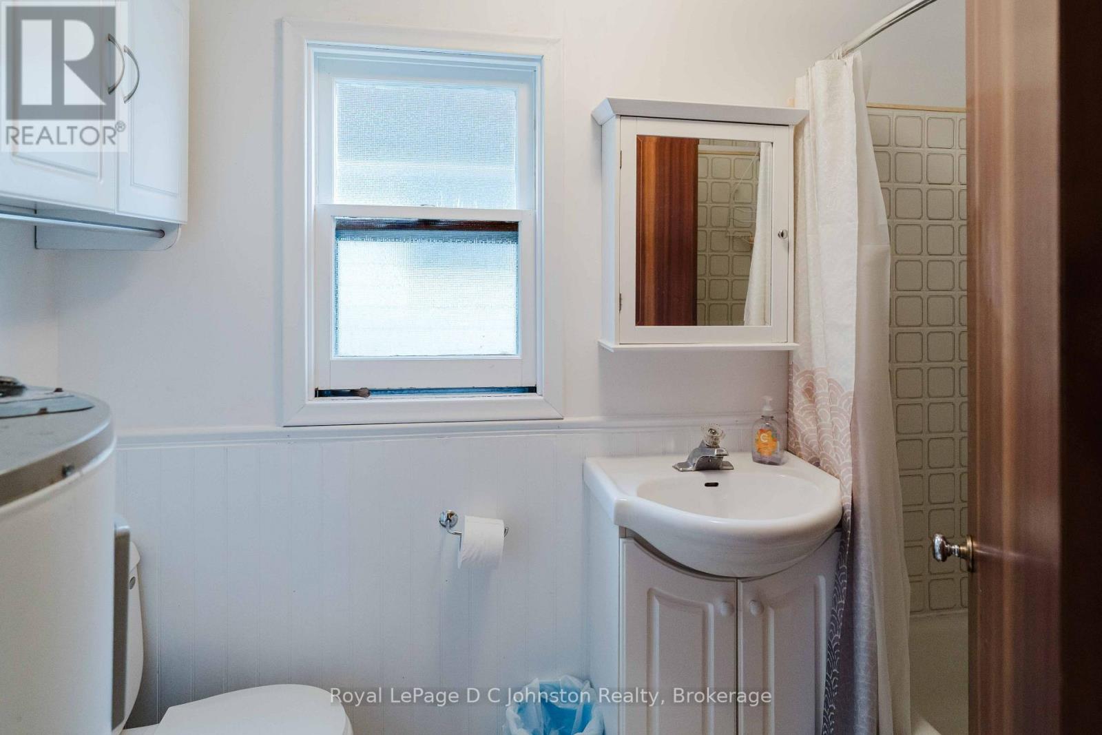210 LAIRD LANE - Image 33
