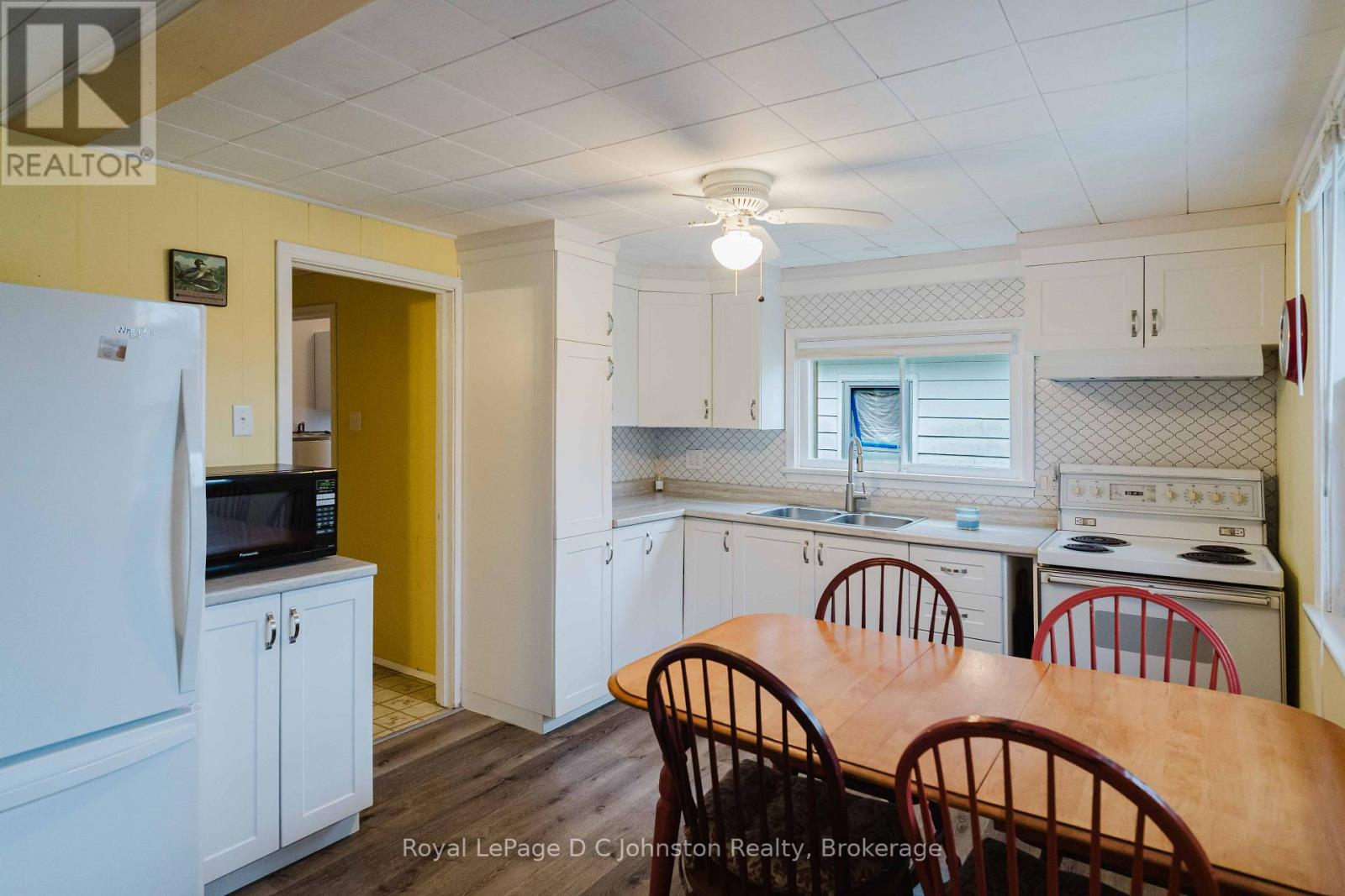 210 LAIRD LANE - 28