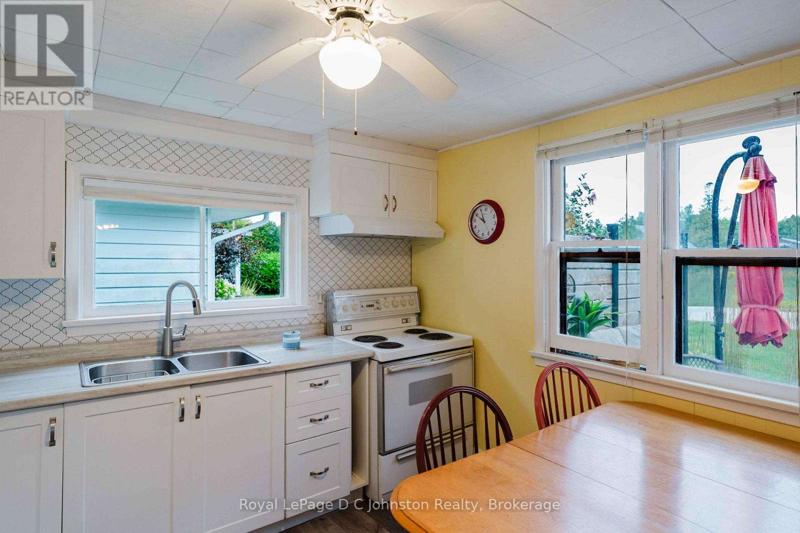 210 LAIRD LANE - Image 29