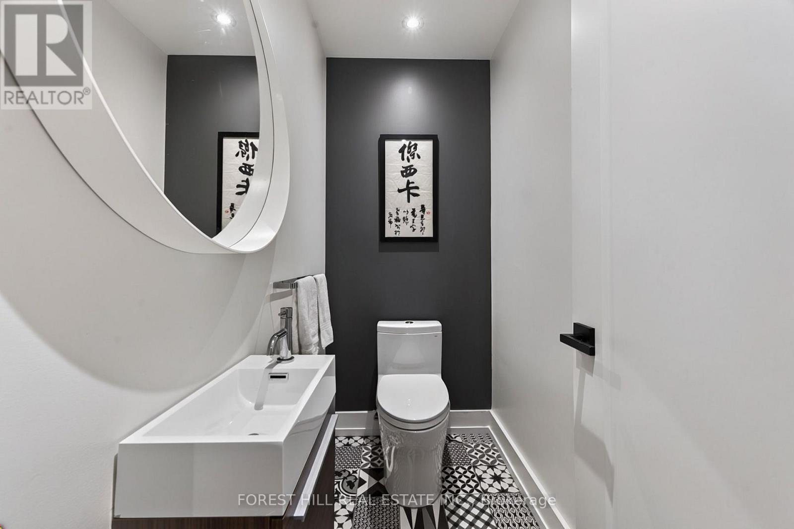 309 WYCHWOOD AVENUE - 23