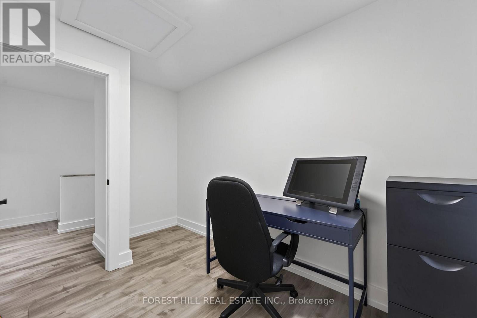 309 WYCHWOOD AVENUE - Image 32