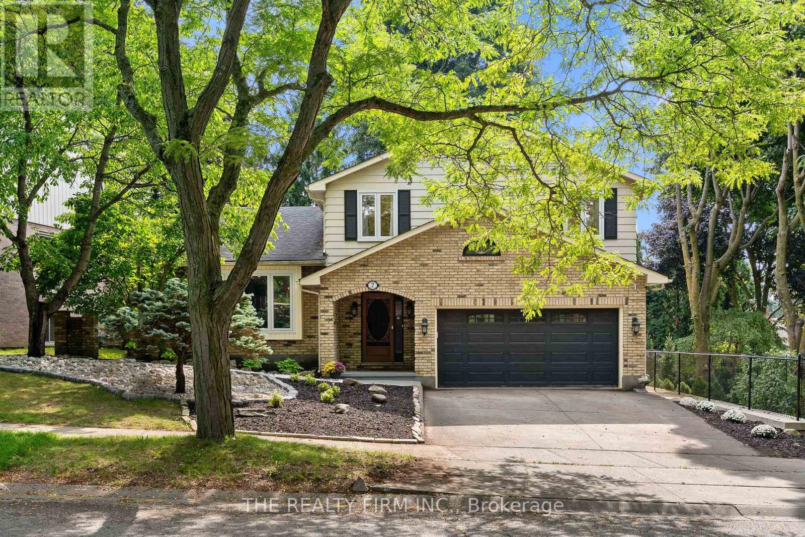 7 SOMERSET CRESCENT - 2