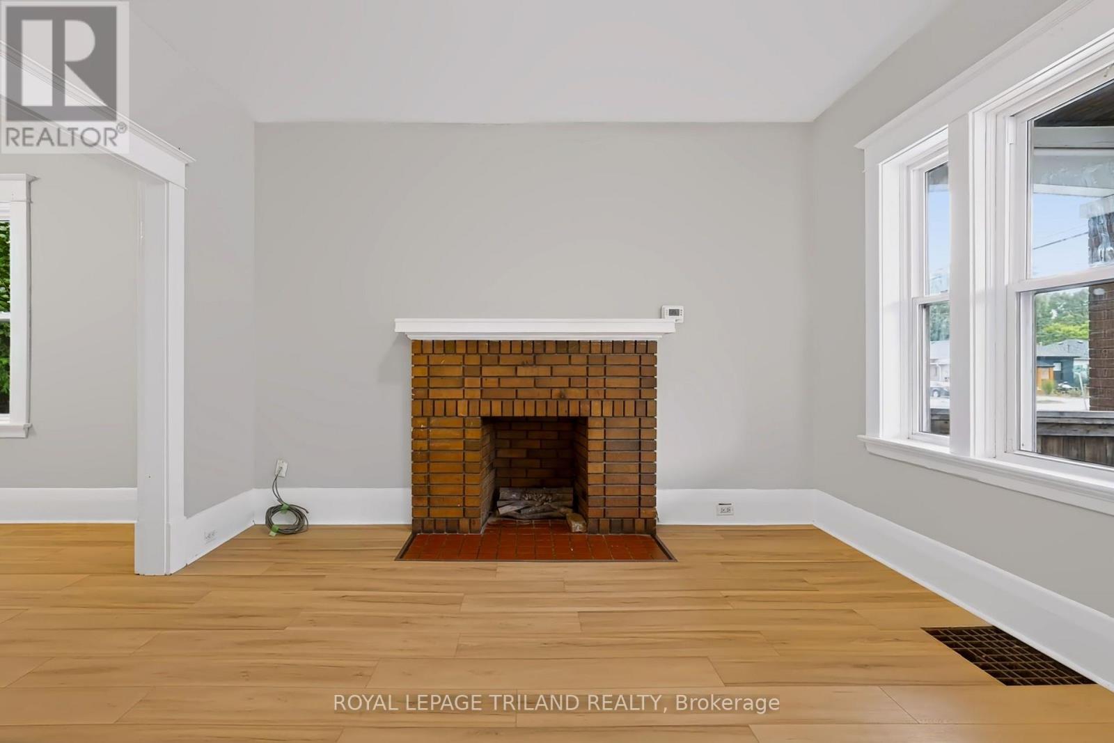 136 Adelaide Street North, London East (East L), Ontario, N6B3G8, London East (East L), Ontario — photo 4 of 5