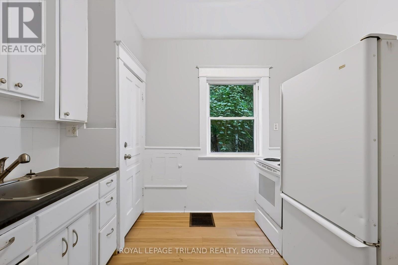 136 ADELAIDE STREET N, London East (East L) — photo 9